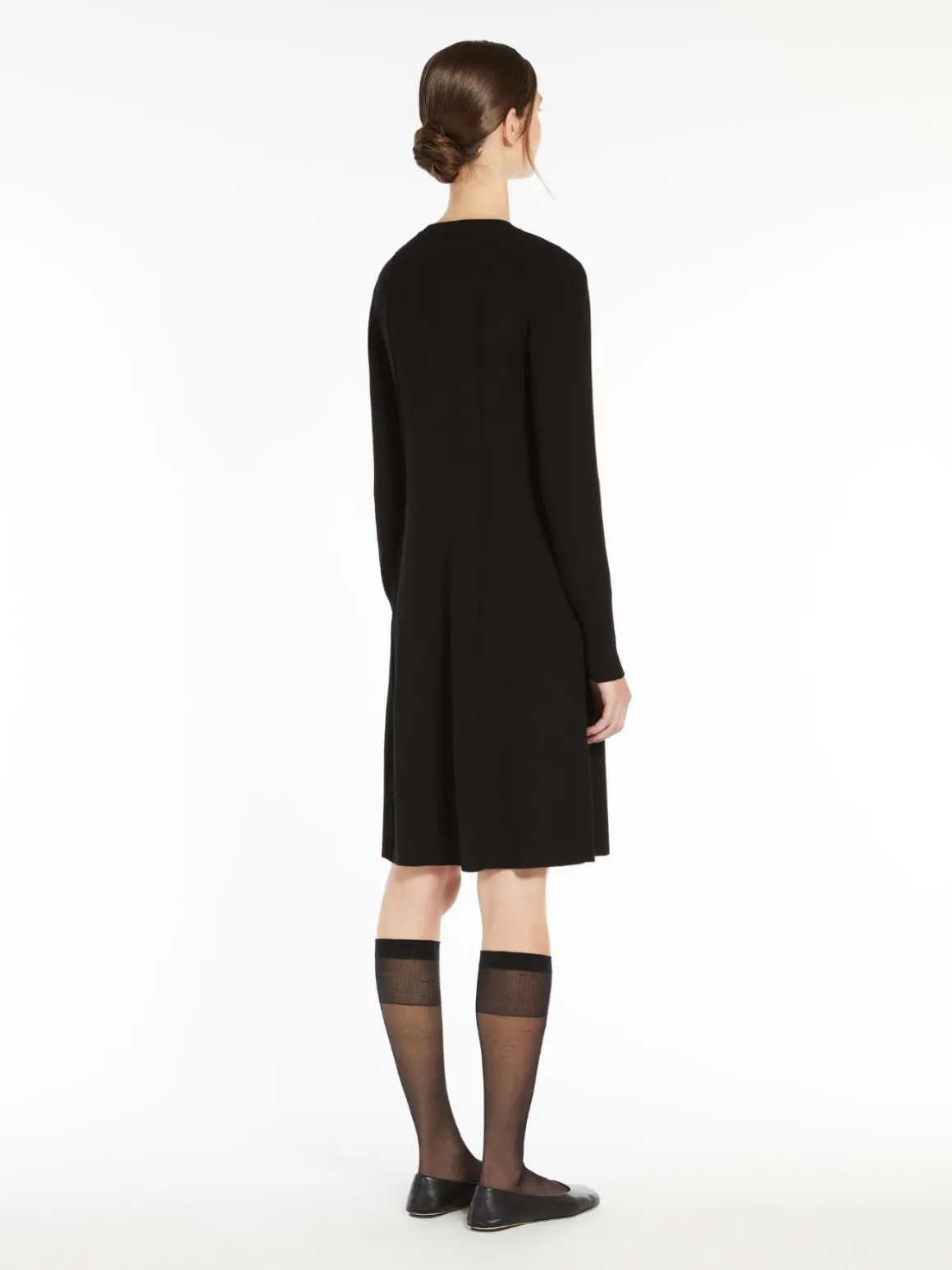 abito_in_maglia_di_viscosa_stretch_2.webp Outlet Abito in maglia di viscosa stretch Abiti