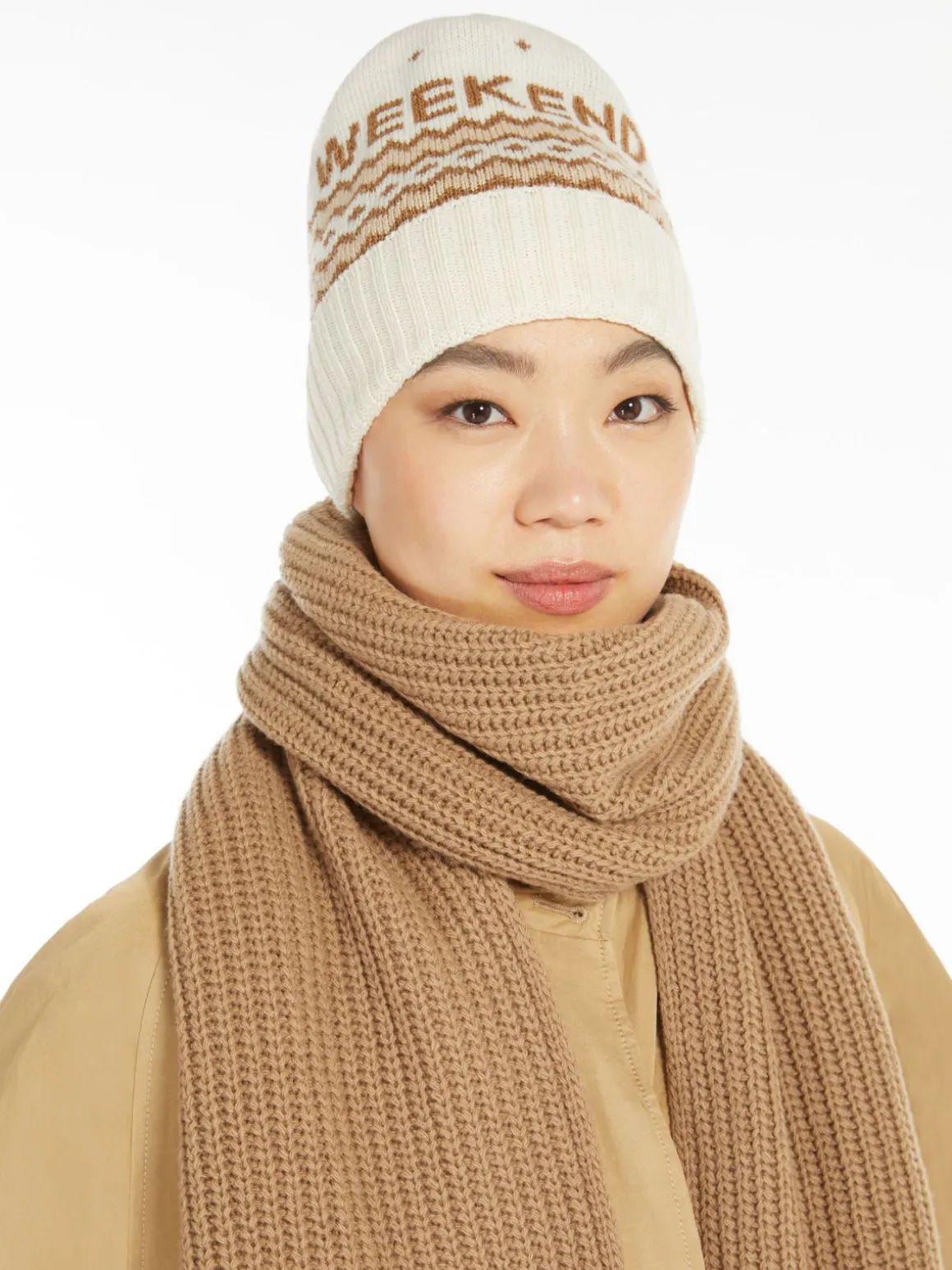 berretto_in_lana_jacquard_3.webp Fashion Berretto in lana jacquard Cinture,cappelli,accessori