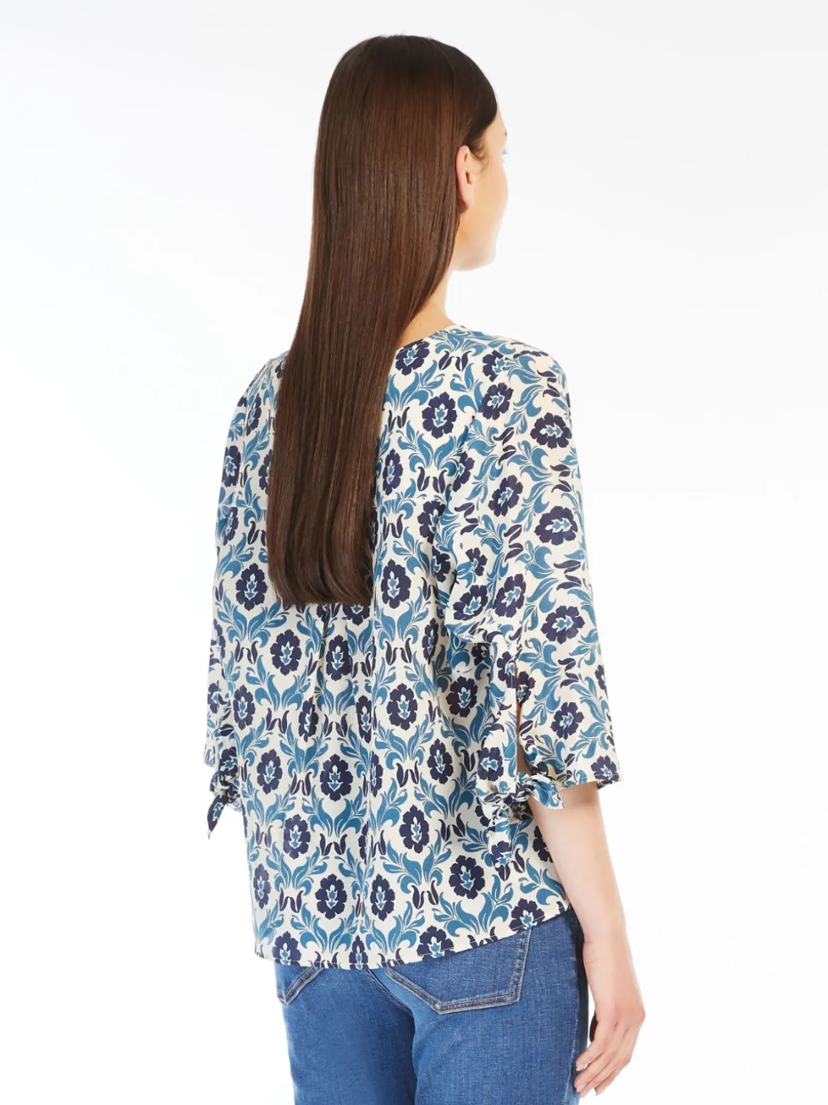 blusa_in_crpe_de_chine_stampato_2.webp Best Sale Blusa in crêpe de Chine stampato Completie Tailleur | Camicie E Bluse