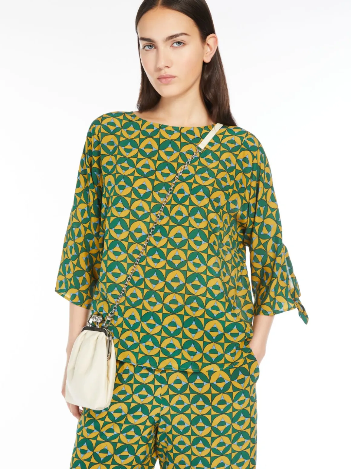 blusa_in_crpe_de_chine_stampato_3-1.webp Store Blusa in crêpe de Chine stampato Completie Tailleur | Camicie E Bluse