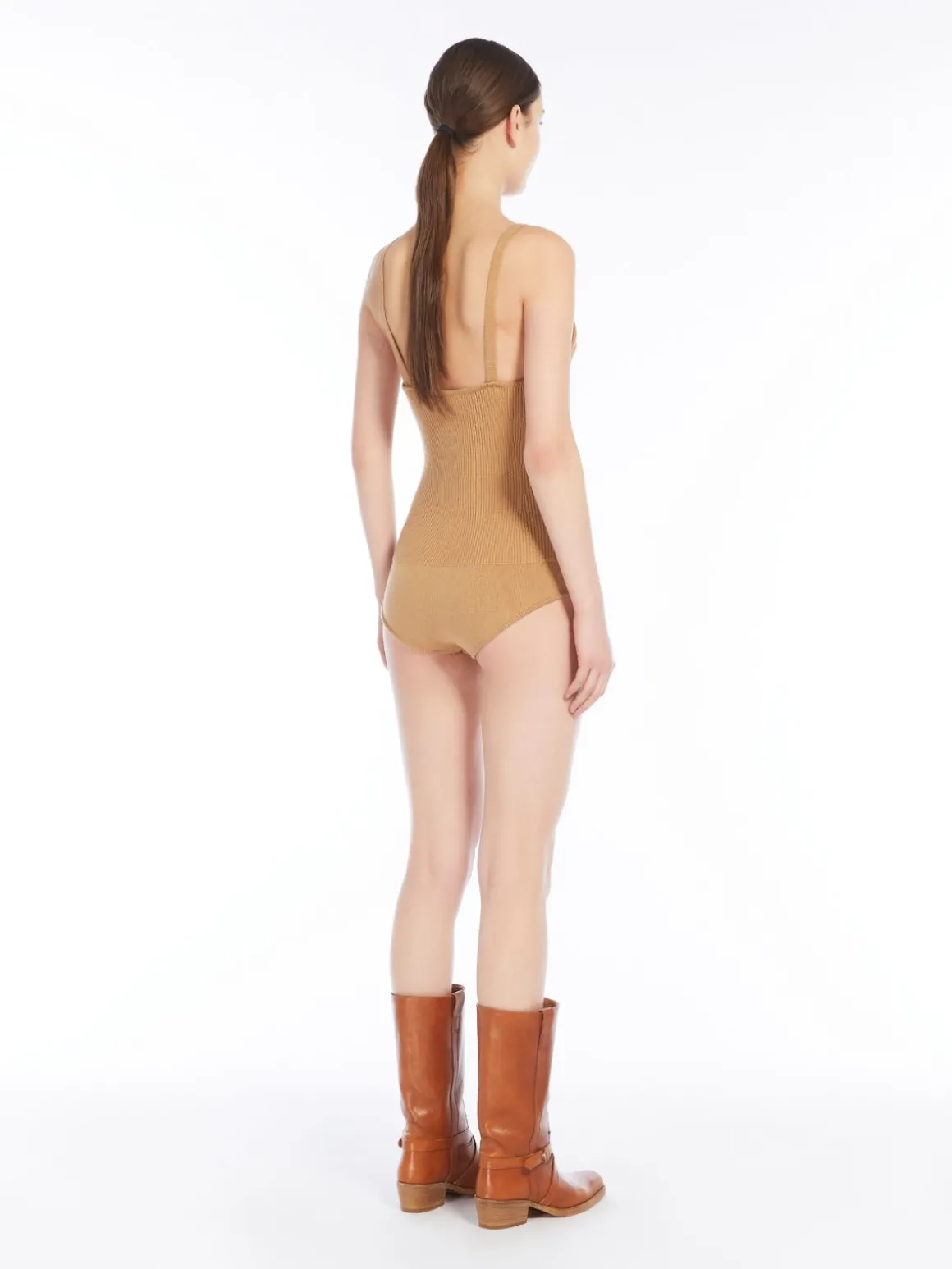 body_in_maglia_a_coste_2.webp Fashion Body in maglia a coste Maglie
