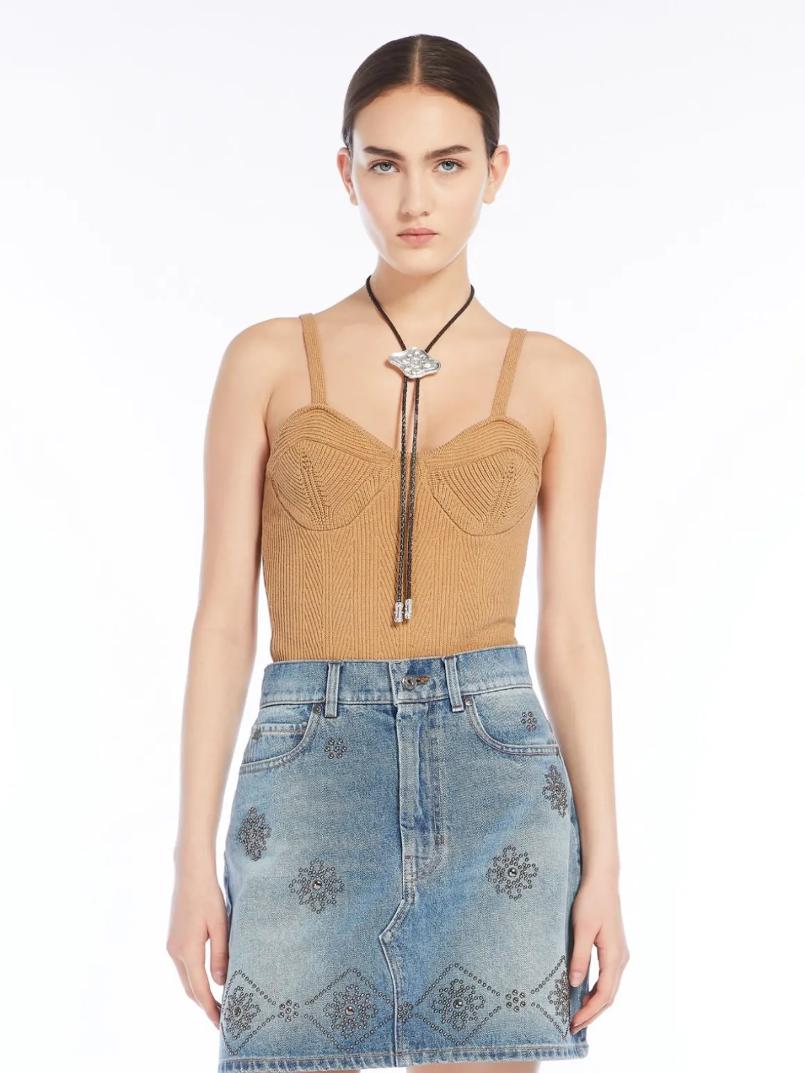 body_in_maglia_a_coste_3.webp Fashion Body in maglia a coste Maglie