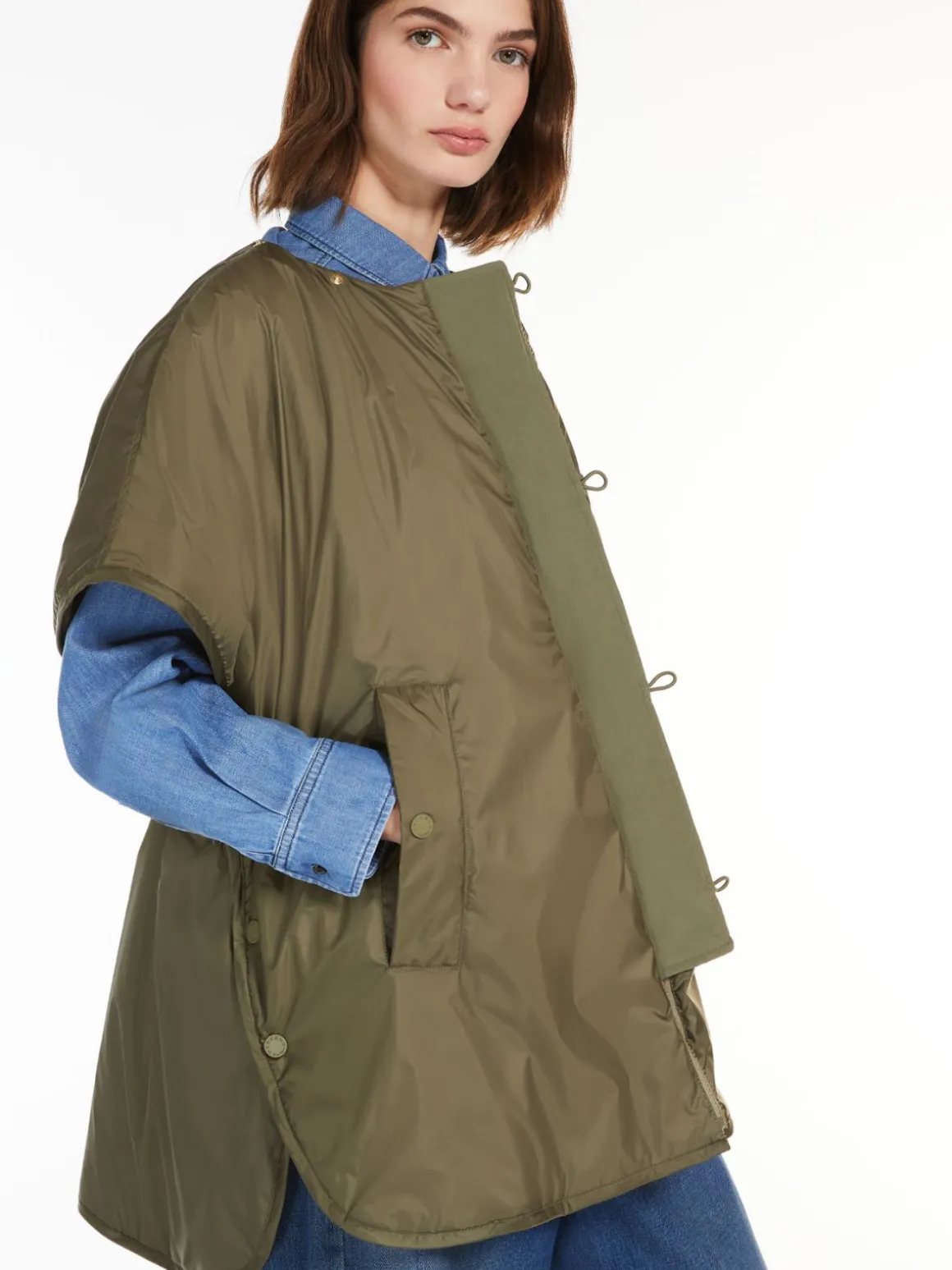 cappa_reversibile_in_tela_antigoccia_3.webp New Cappa reversibile in tela antigoccia Imbottiti E Parka