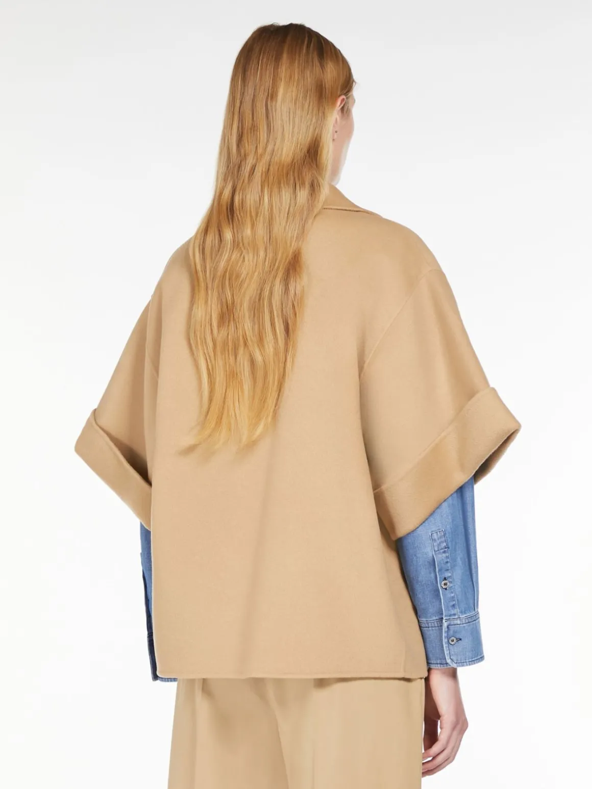 cappotto_corto_in_lana_2-1.webp Hot Cappotto corto in lana Cappottietrench