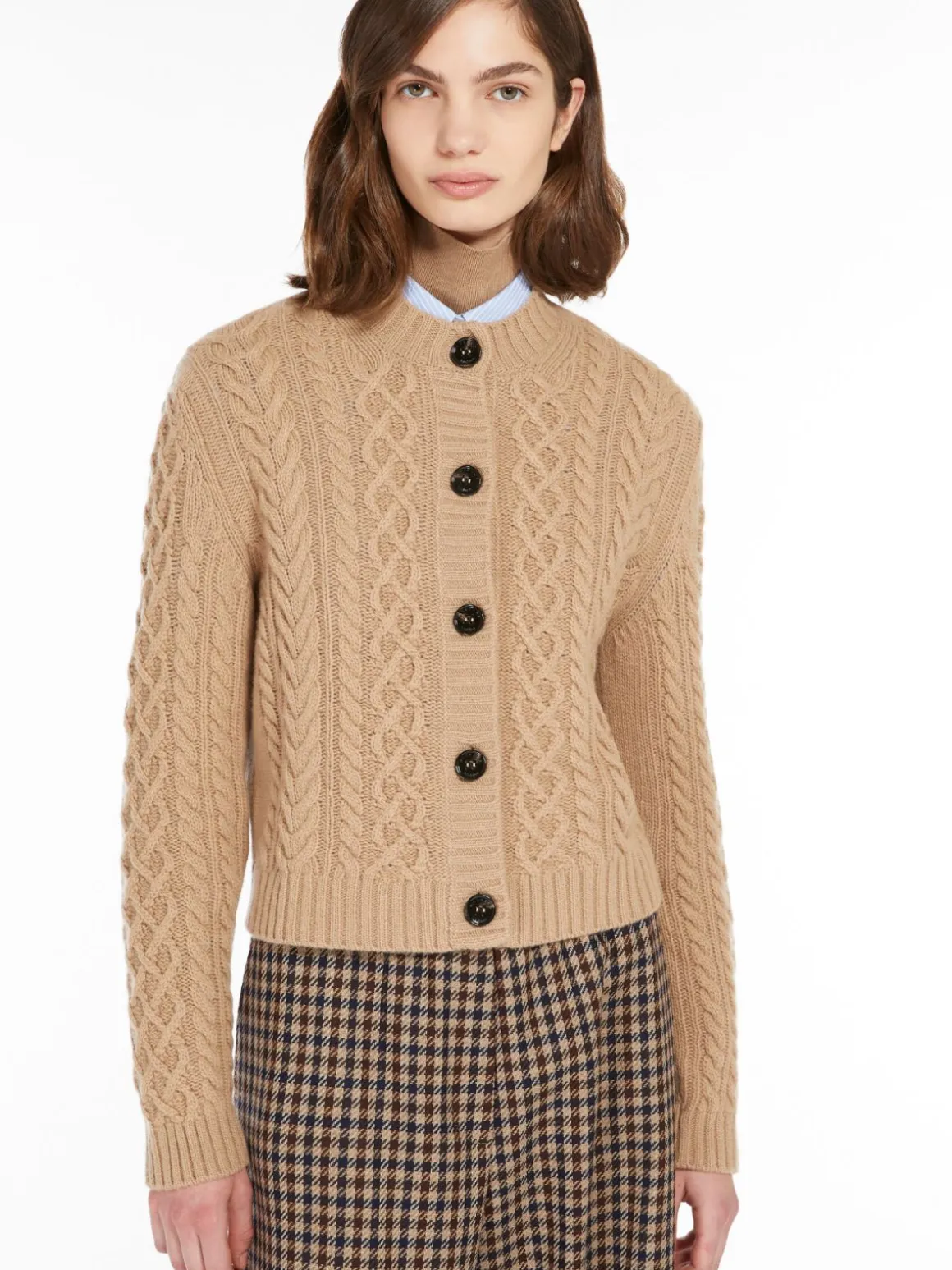 cardigan_in_lana_a_trecce_3-1.webp Flash Sale Cardigan in lana a trecce Maglie