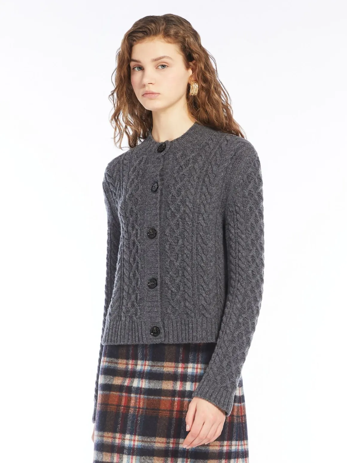 cardigan_in_lana_a_trecce_3.webp Online Cardigan in lana a trecce Maglie
