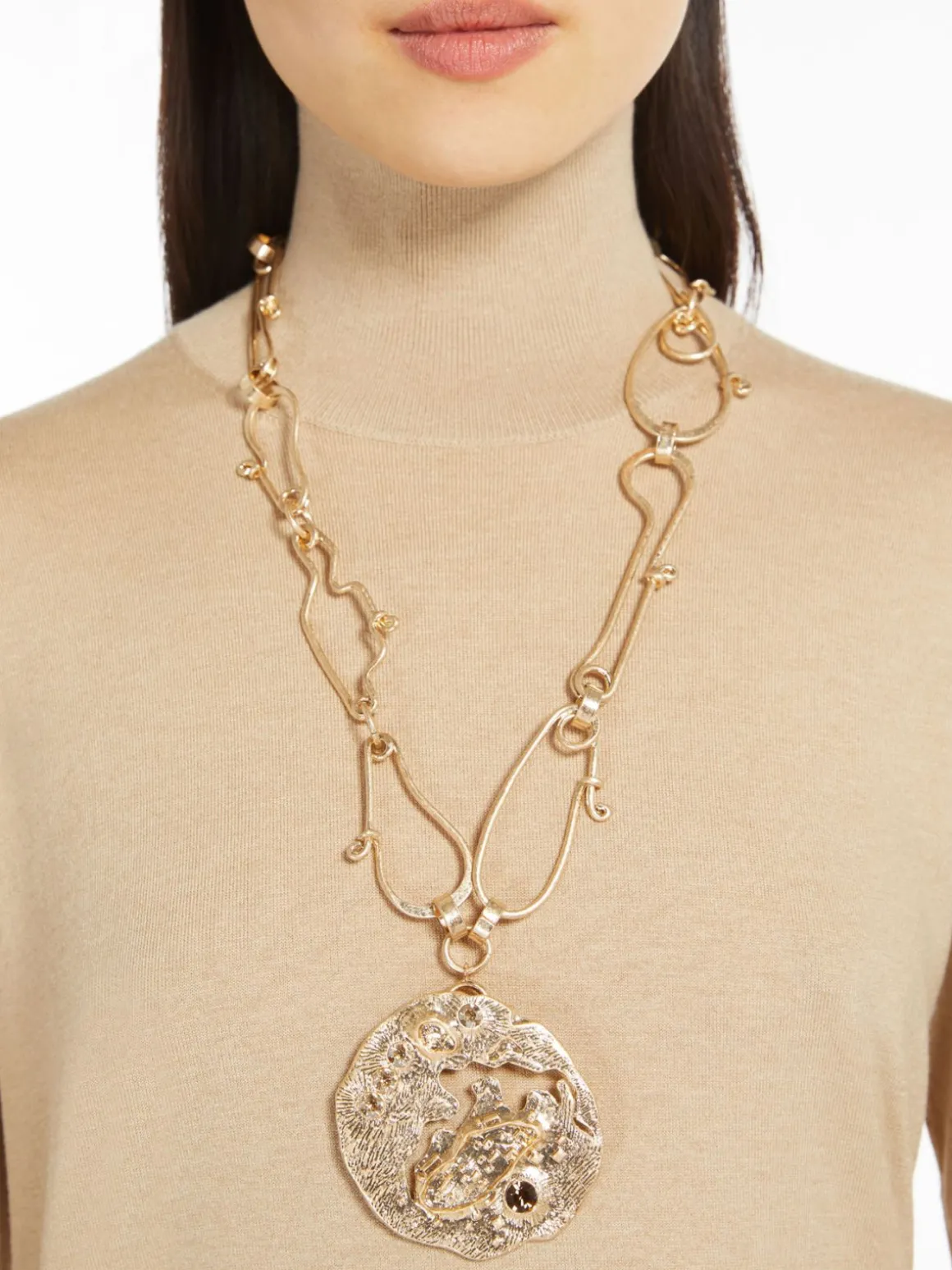 collana_in_metallo_con_spilla_3.webp Best Collana in metallo con spilla Bijoux