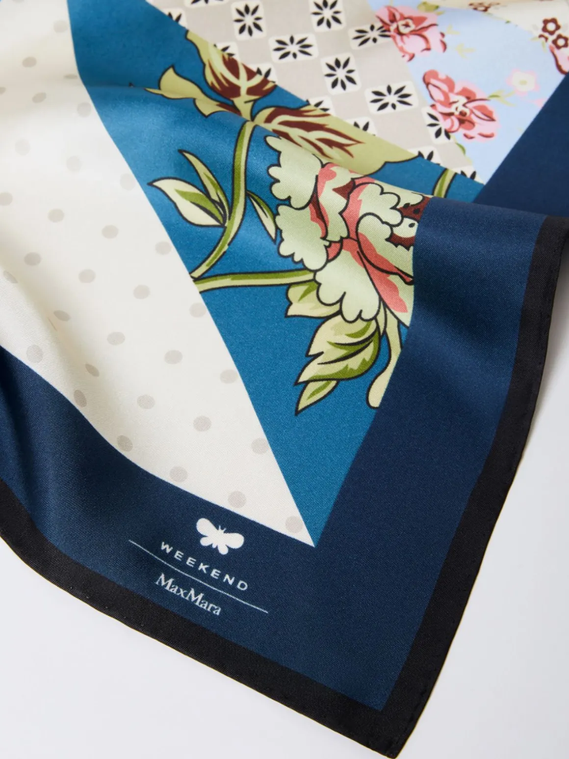 Sale Foulard in seta stampata Sciarpeefoulard