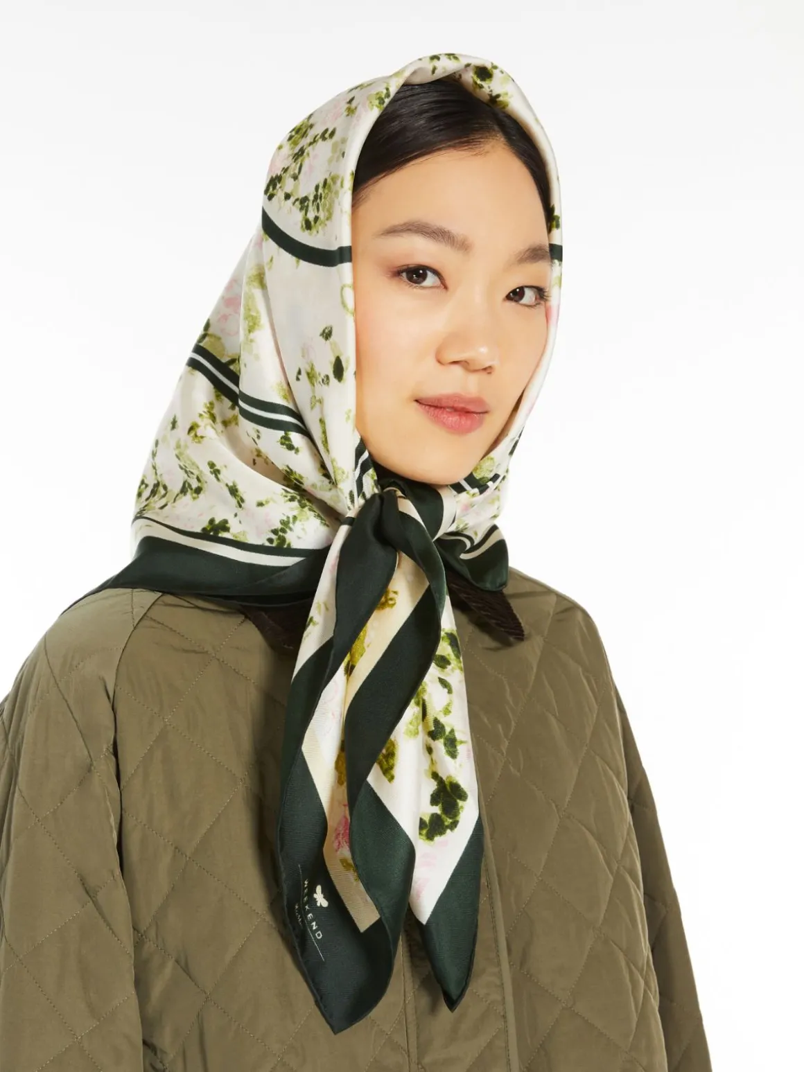 foulard_in_seta_stampata_4-5.webp Store Foulard in seta stampata Sciarpeefoulard