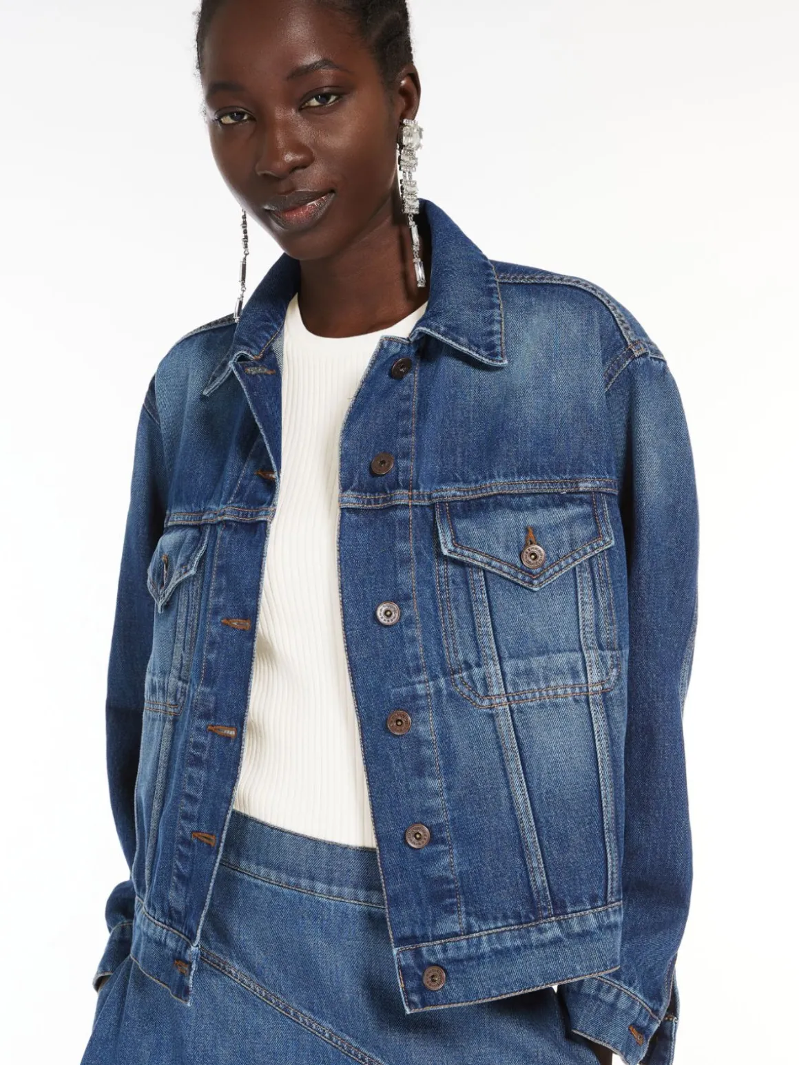 giacca_in_denim_di_cotone_3.webp Fashion Giacca in denim di cotone Giacche Eblazer