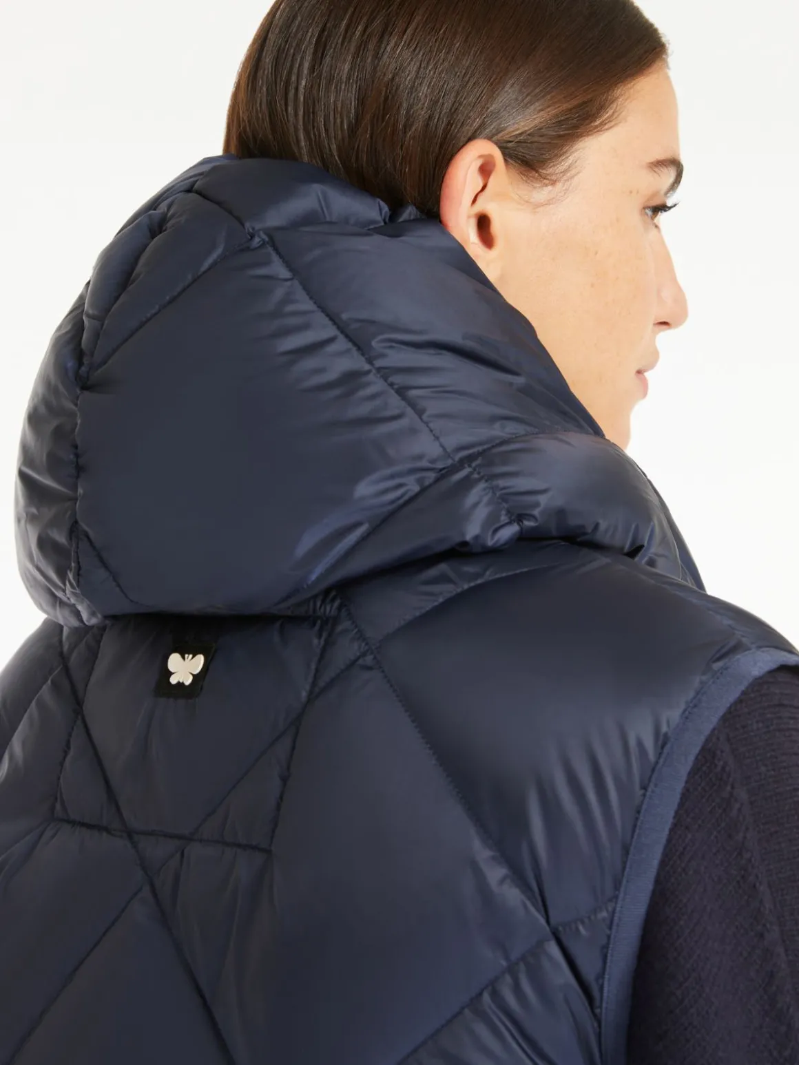 gilet_in_tessuto_tecnico_trapuntato_4-1.webp Outlet Gilet in tessuto tecnico trapuntato Gilet | Imbottiti E Parka