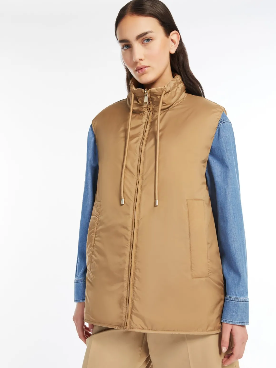 gilet_reversibile_in_tela_antigoccia_3-2.webp Flash Sale Gilet reversibile in tela antigoccia Gilet | Imbottiti E Parka