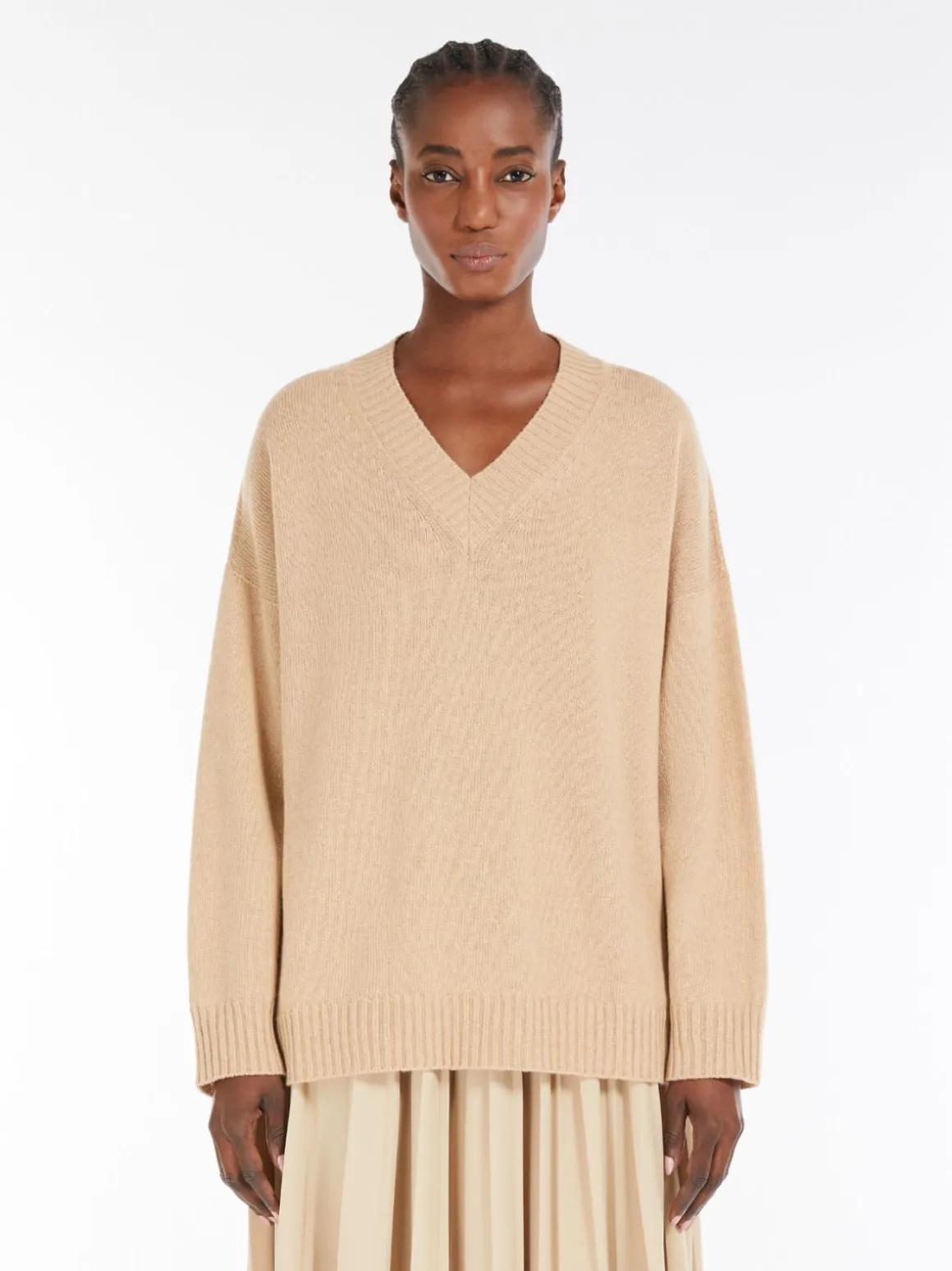 maglia_a_v_di_mista_lana_e_viscosa_1.webp Hot Maglia a V di mista lana e viscosa Maglie