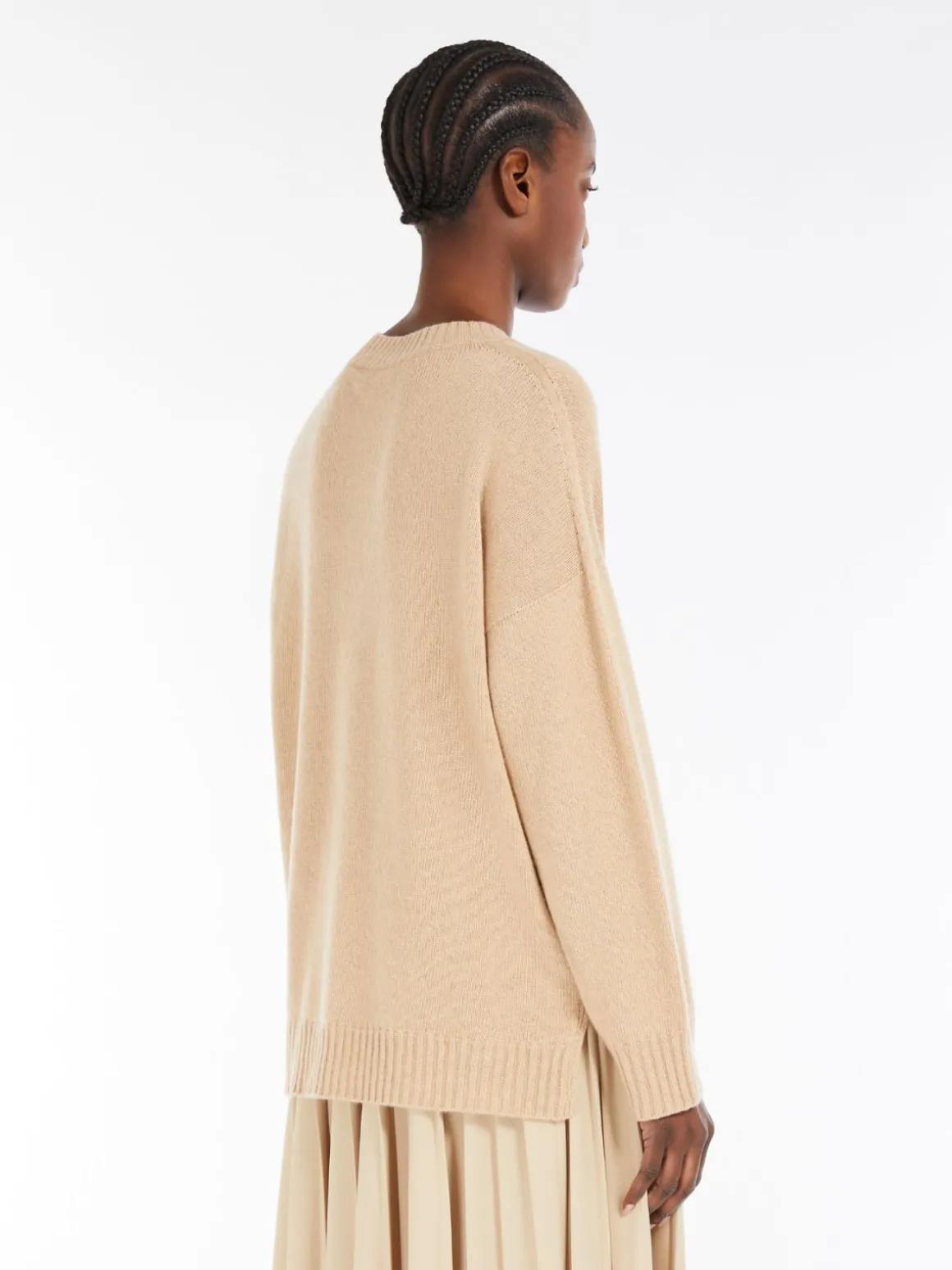 maglia_a_v_di_mista_lana_e_viscosa_2.webp Hot Maglia a V di mista lana e viscosa Maglie
