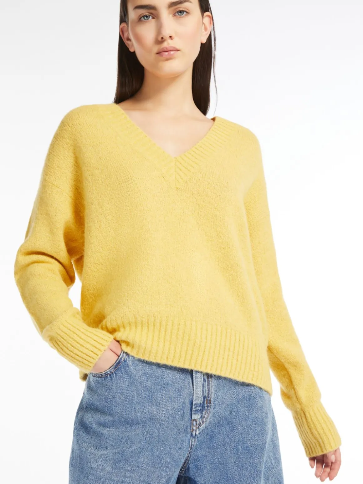 maglia_a_v_in_alpaca_e_cotone_3-2.webp Cheap Maglia a V in alpaca e cotone Maglie