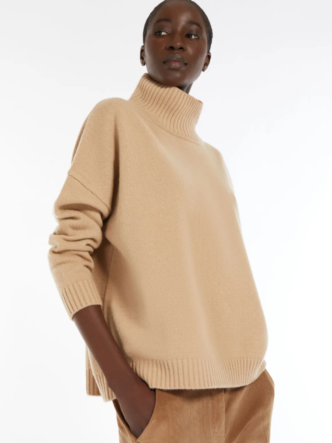 maglia_collo_alto_in_lana_3-3.webp Sale Maglia collo alto in lana Maglie