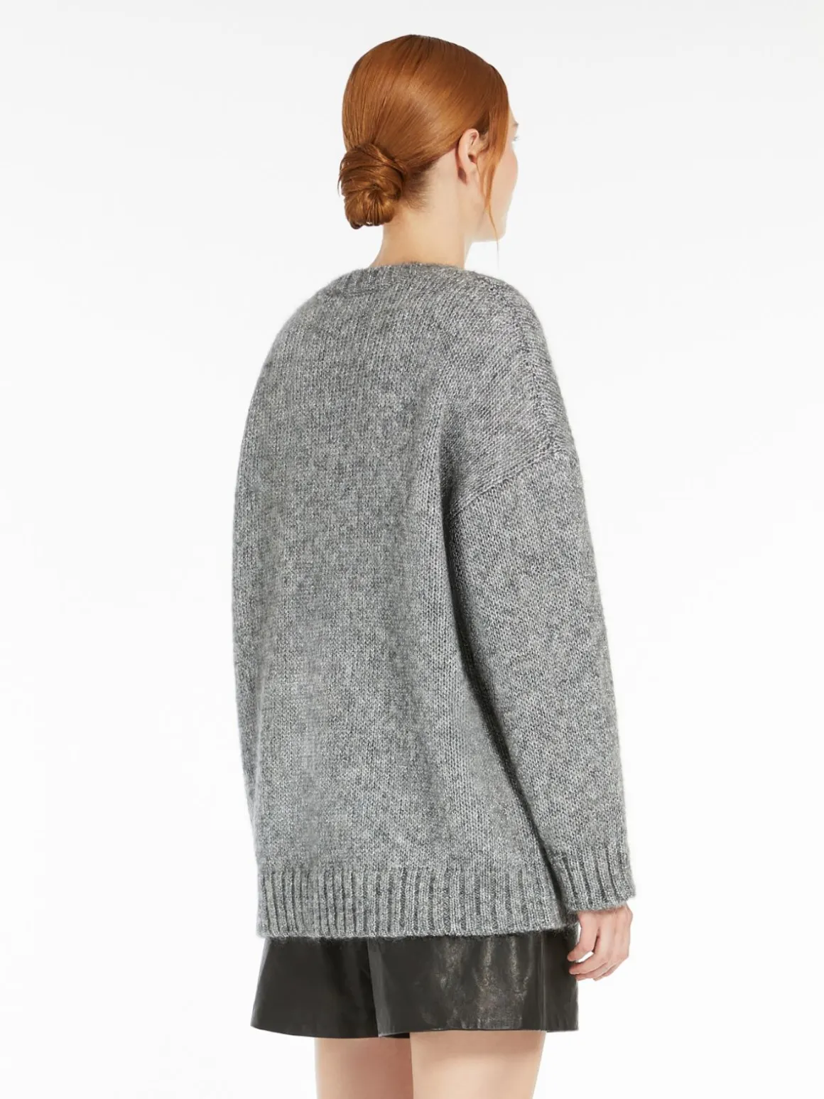 maglia_in_filato_di_mohair_e_lurex_2.webp Hot Maglia in filato di mohair e lurex Maglie