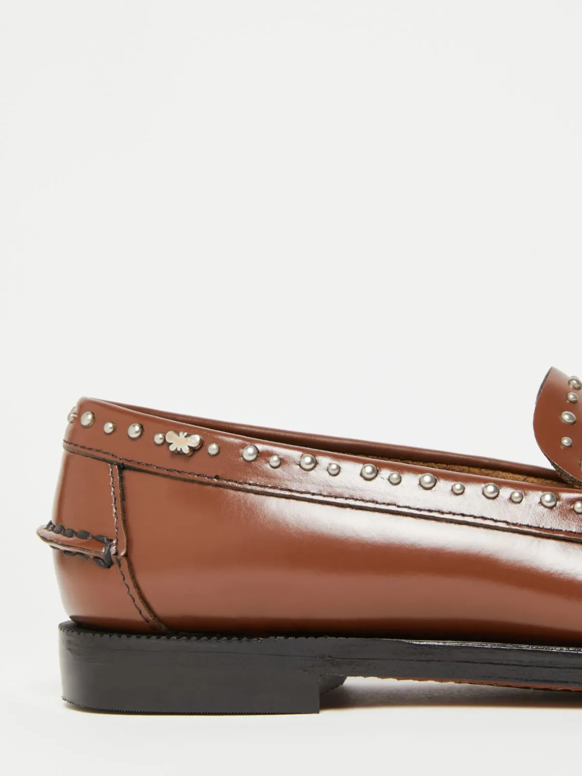 mocassino_in_pelle_con_nappe_4.webp New Mocassino in pelle con nappe Scarpe