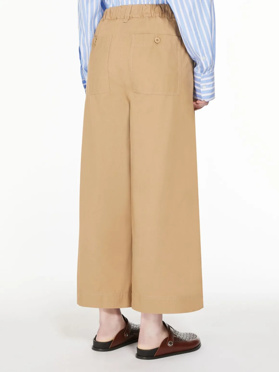 pantalone_ampio_in_tela_di_cotone_2.webp Store Pantalone ampio in tela di cotone Pantaloniejeans