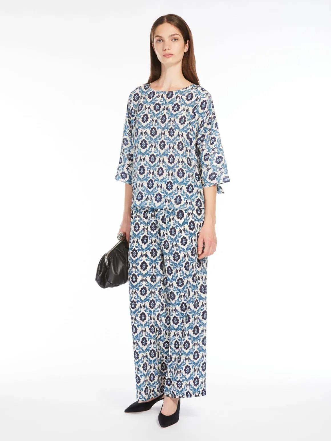 Shop Pantalone crop in seta stampata Completie Tailleur | Pantaloniejeans