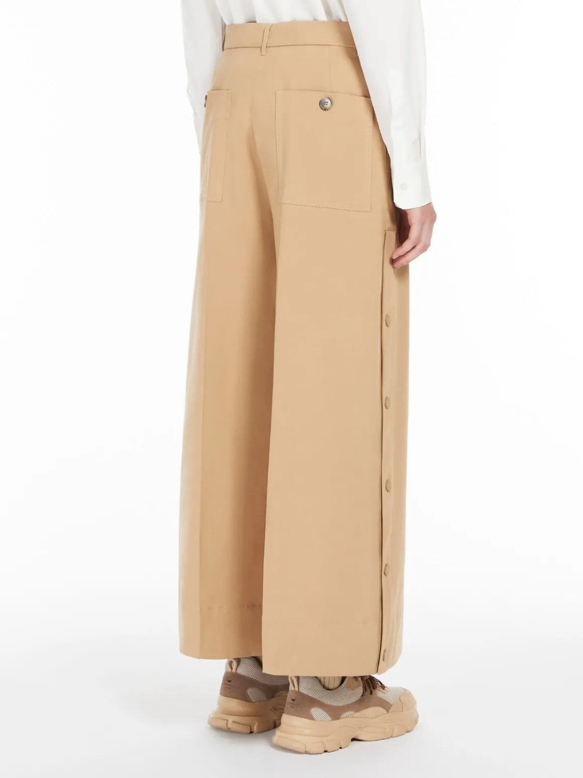 pantalone_in_gabardina_di_cotone_2.webp Outlet Pantalone in gabardina di cotone Pantaloniejeans