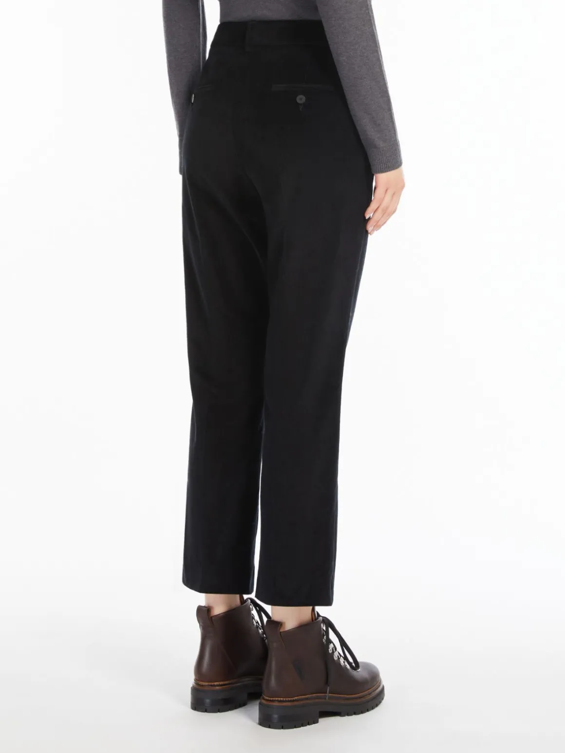 pantalone_in_velluto_a_coste_2-1.webp Shop Pantalone in velluto a coste Pantaloniejeans