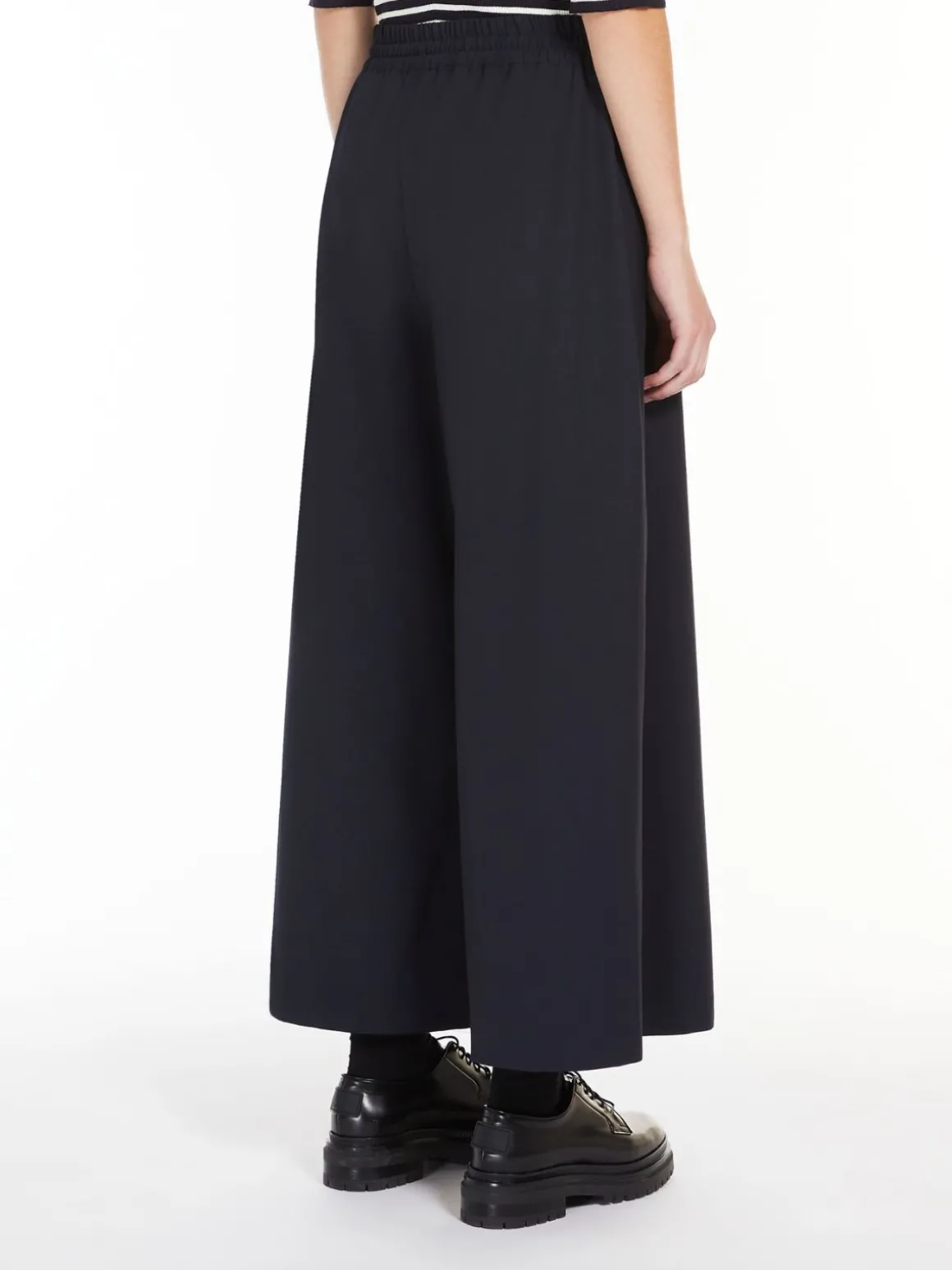 pantalone_morbidi_in_lana_stretch_2.webp Clearance Pantalone morbidi in lana stretch Pantaloniejeans