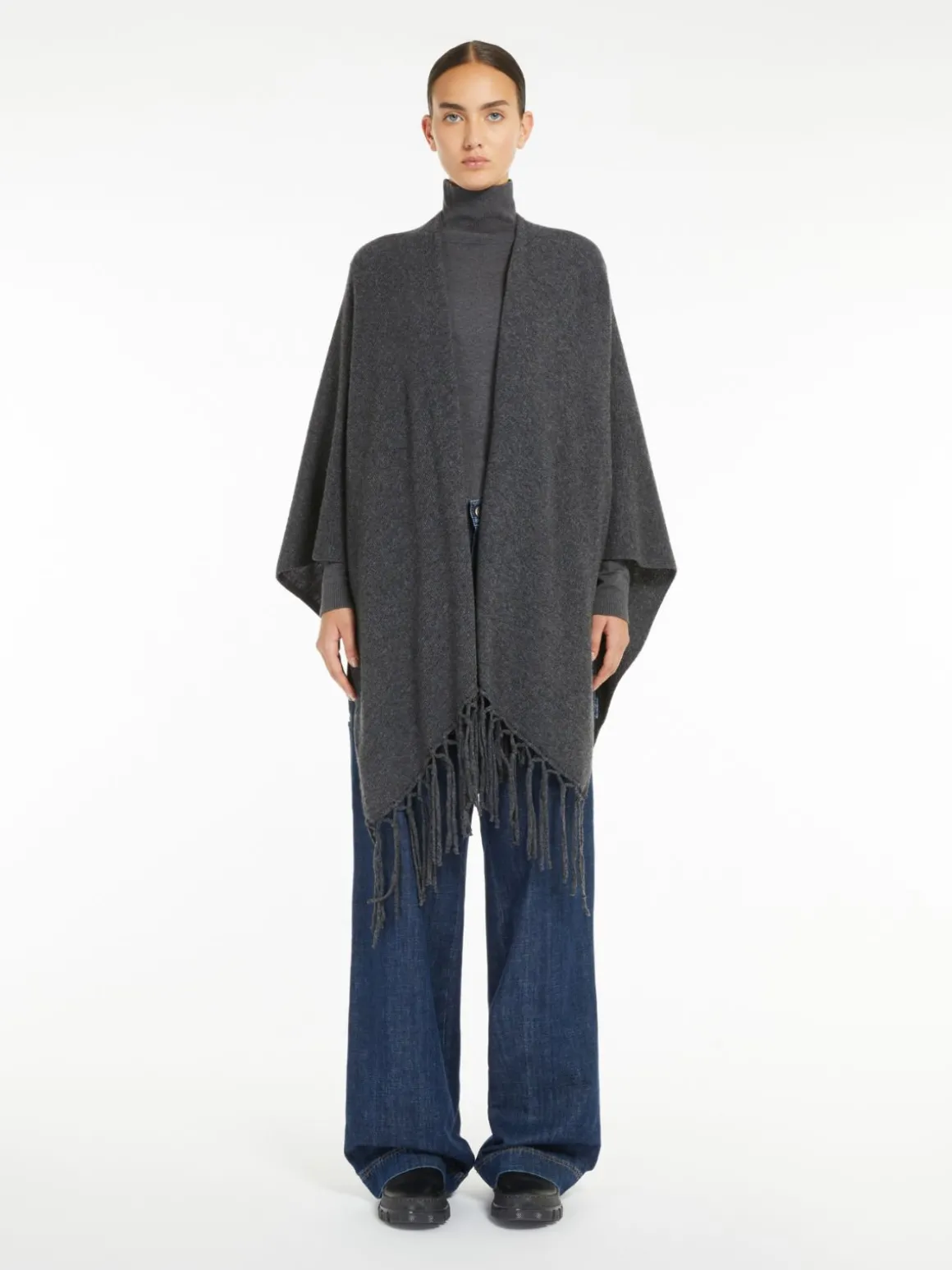 poncho_in_pura_lana_1.webp Flash Sale Poncho in pura lana Sciarpeefoulard