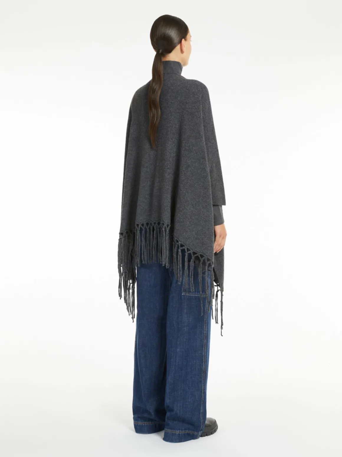 poncho_in_pura_lana_2.webp Flash Sale Poncho in pura lana Sciarpeefoulard