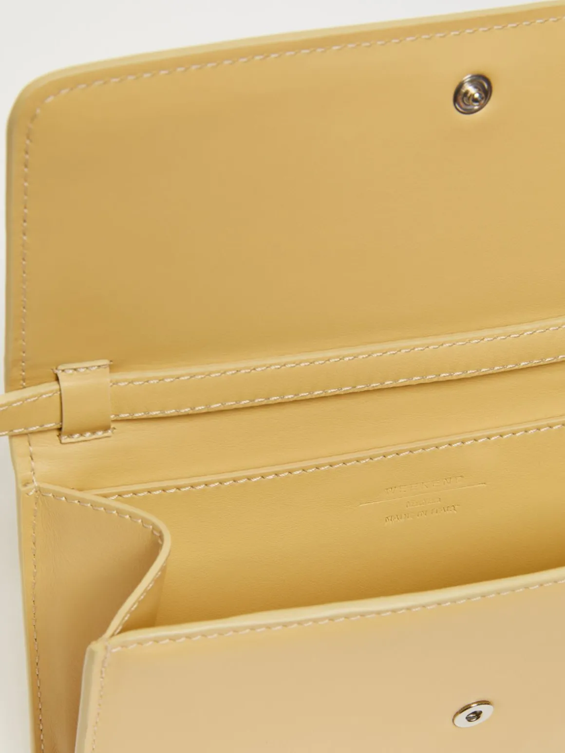 pouch_porta_telefono_in_pelle_3-1.webp Hot Pouch porta telefono in pelle Cinture,cappelli,accessori