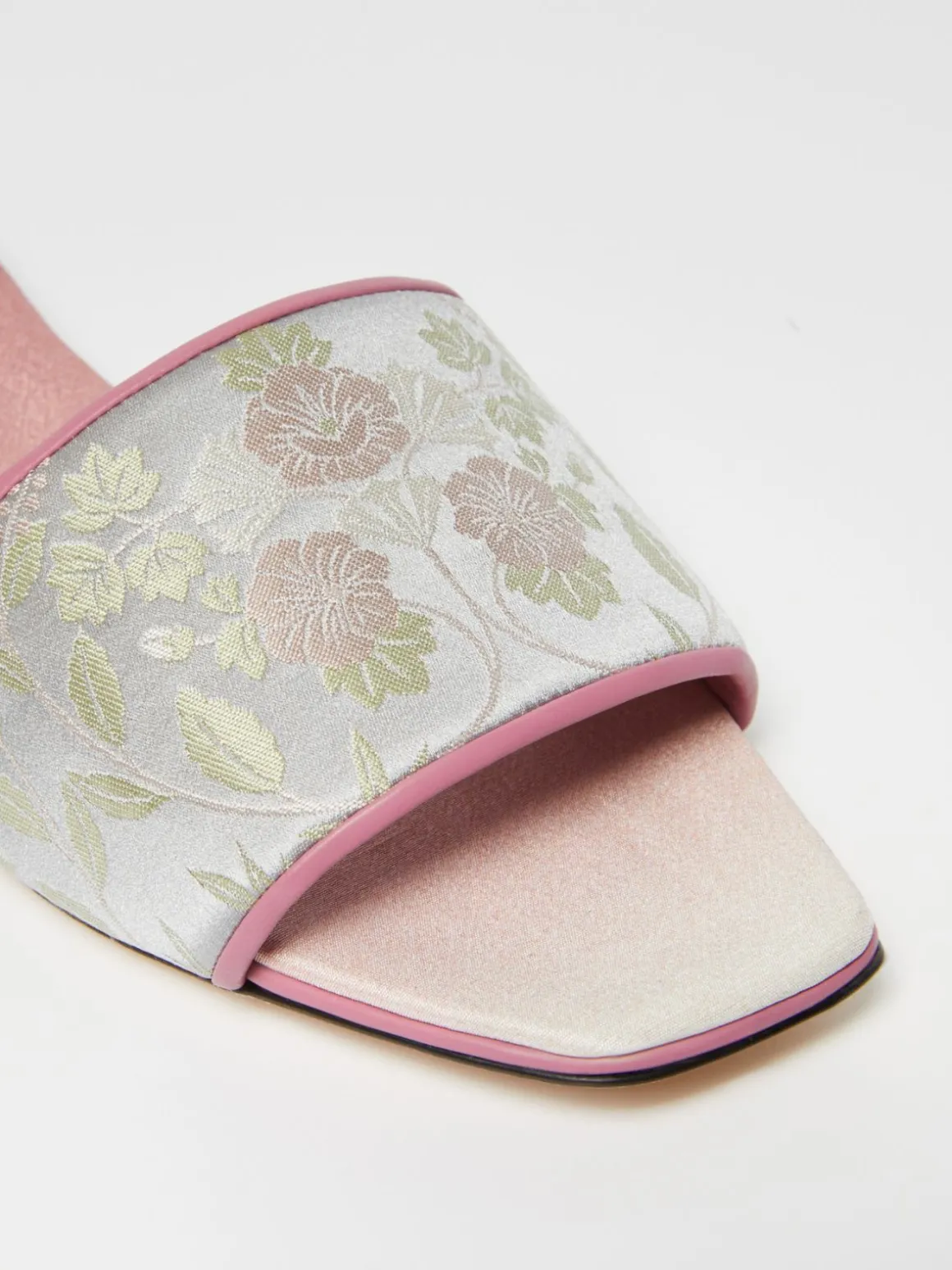 sandalo_flat_in_seta_jacquard_3-1.webp Store Sandalo flat in seta jacquard Scarpe