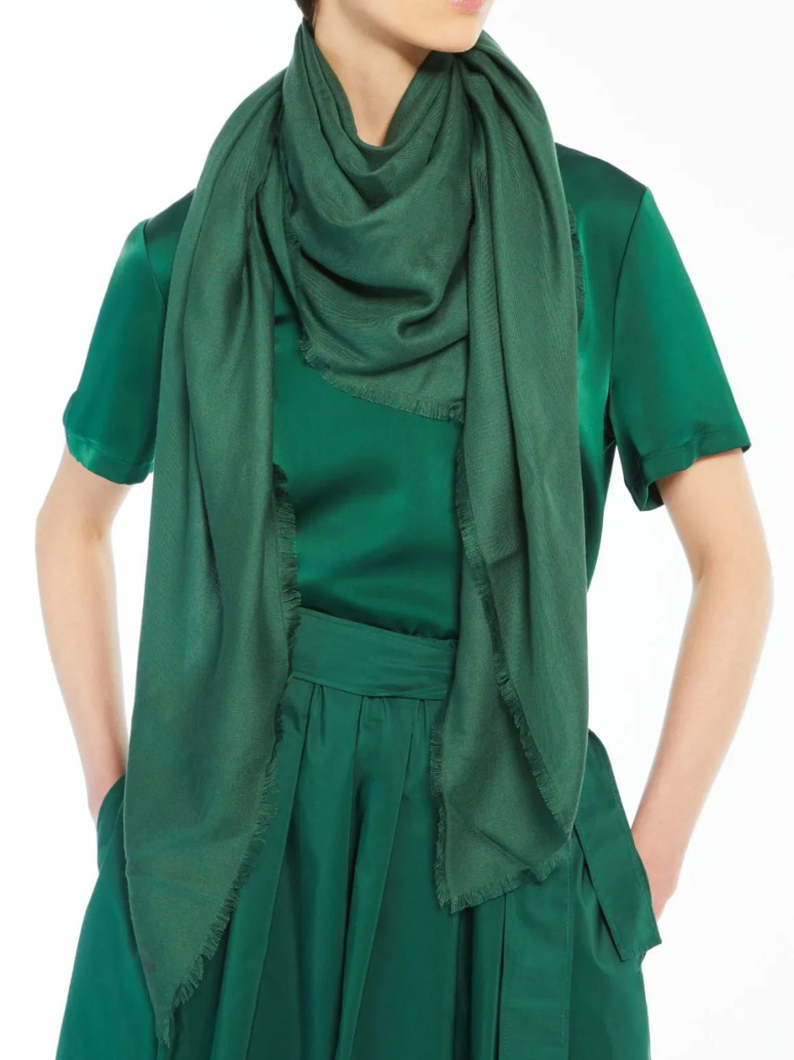 scialle_in_modal_3-1.webp Fashion Scialle in modal Sciarpeefoulard