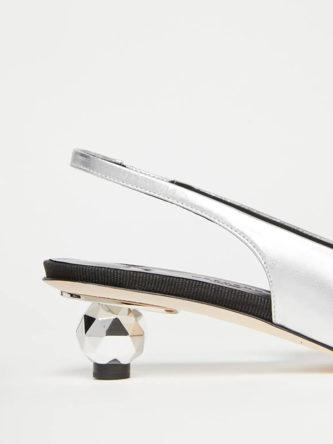 slingback_in_nappa_laminata_4.webp Store Slingback in nappa laminata Scarpe