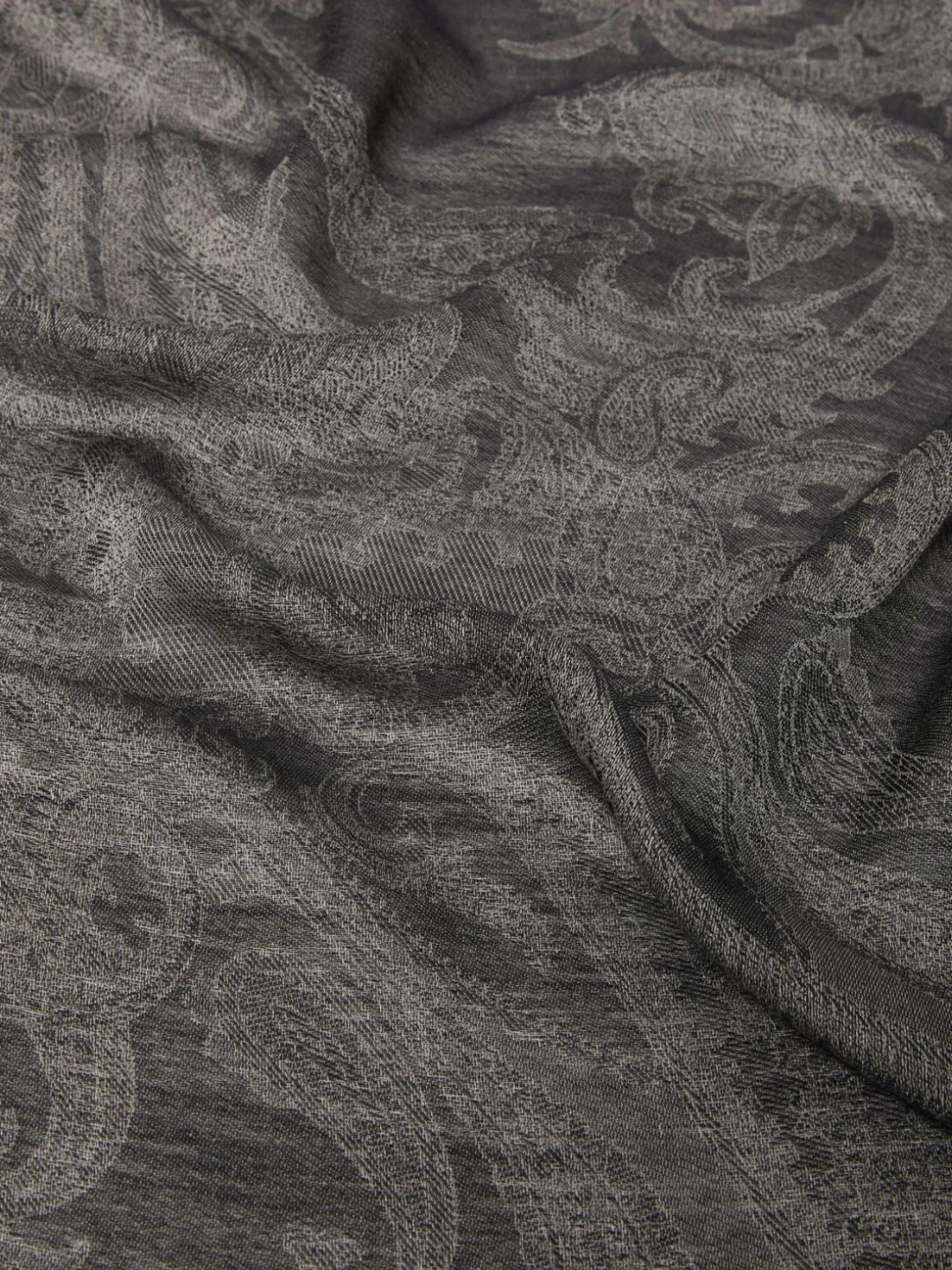 stola_in_viscosa_e_modal_jacquard_2.webp Best Sale Stola in viscosa e modal jacquard Sciarpeefoulard