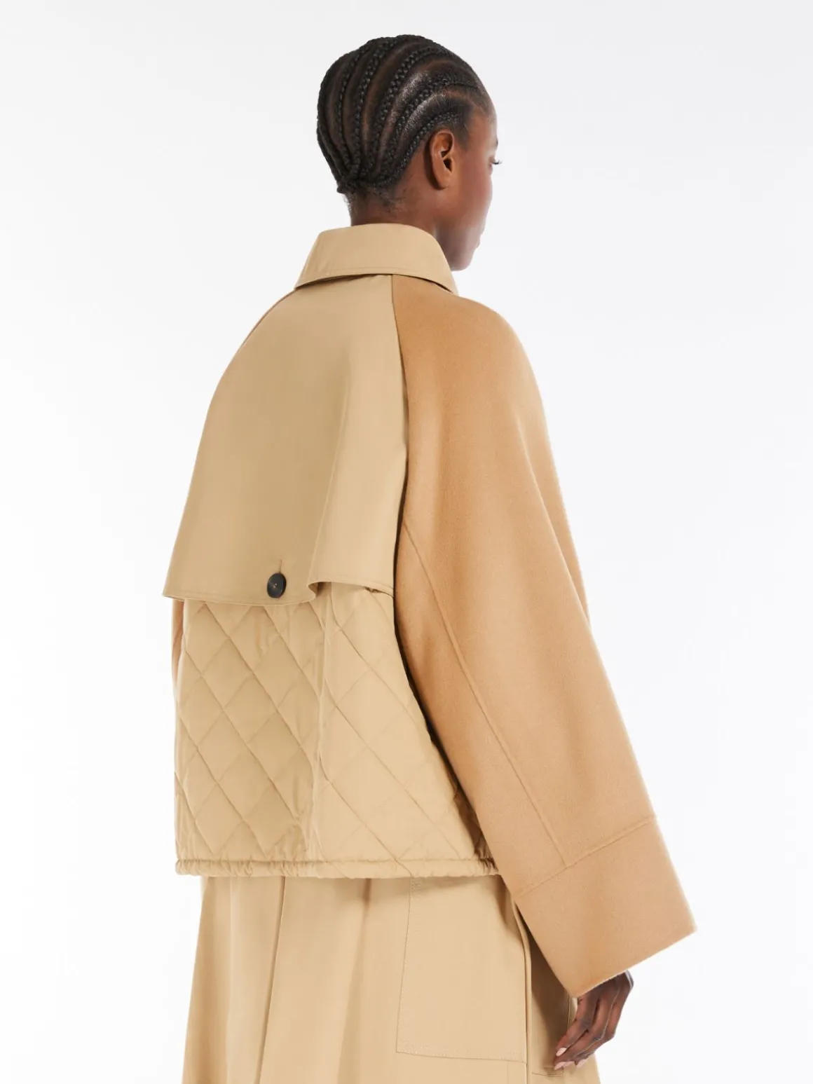 trench_doppiopetto_in_gabardina_antigoccia_2-1.webp Fashion Trench doppiopetto in gabardina antigoccia Cappottietrench