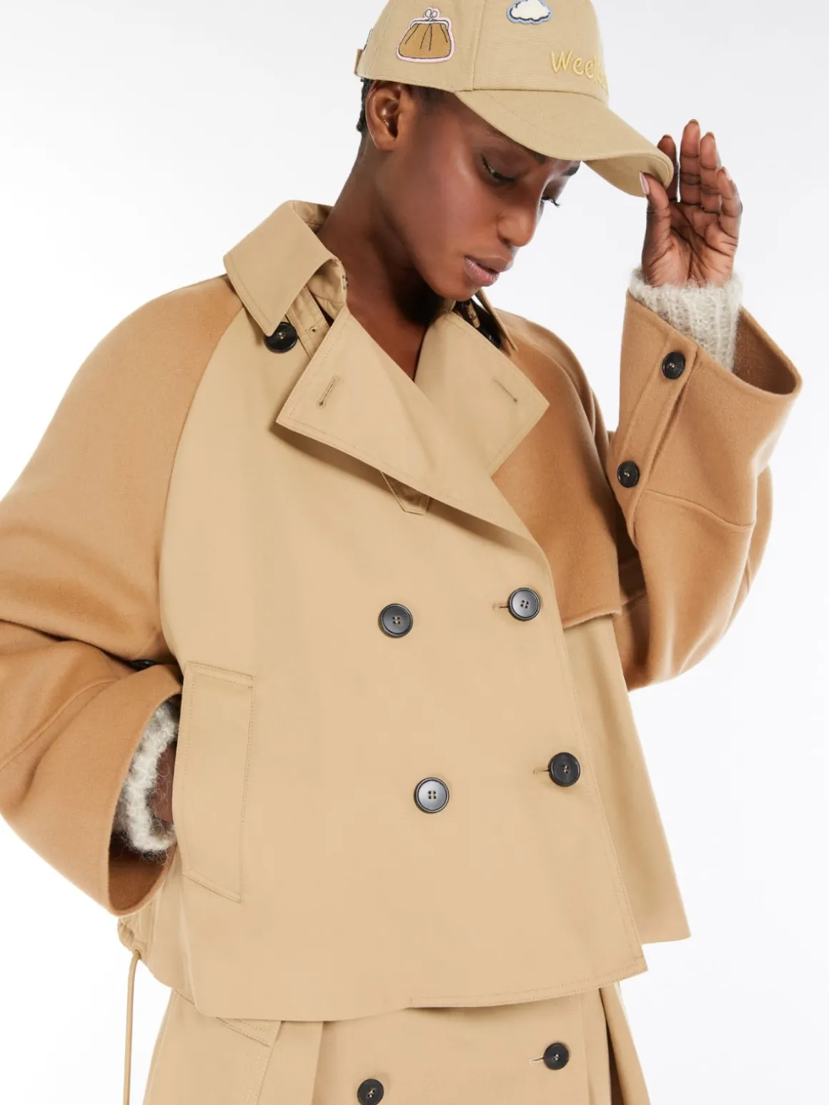 trench_doppiopetto_in_gabardina_antigoccia_3-1.webp Fashion Trench doppiopetto in gabardina antigoccia Cappottietrench
