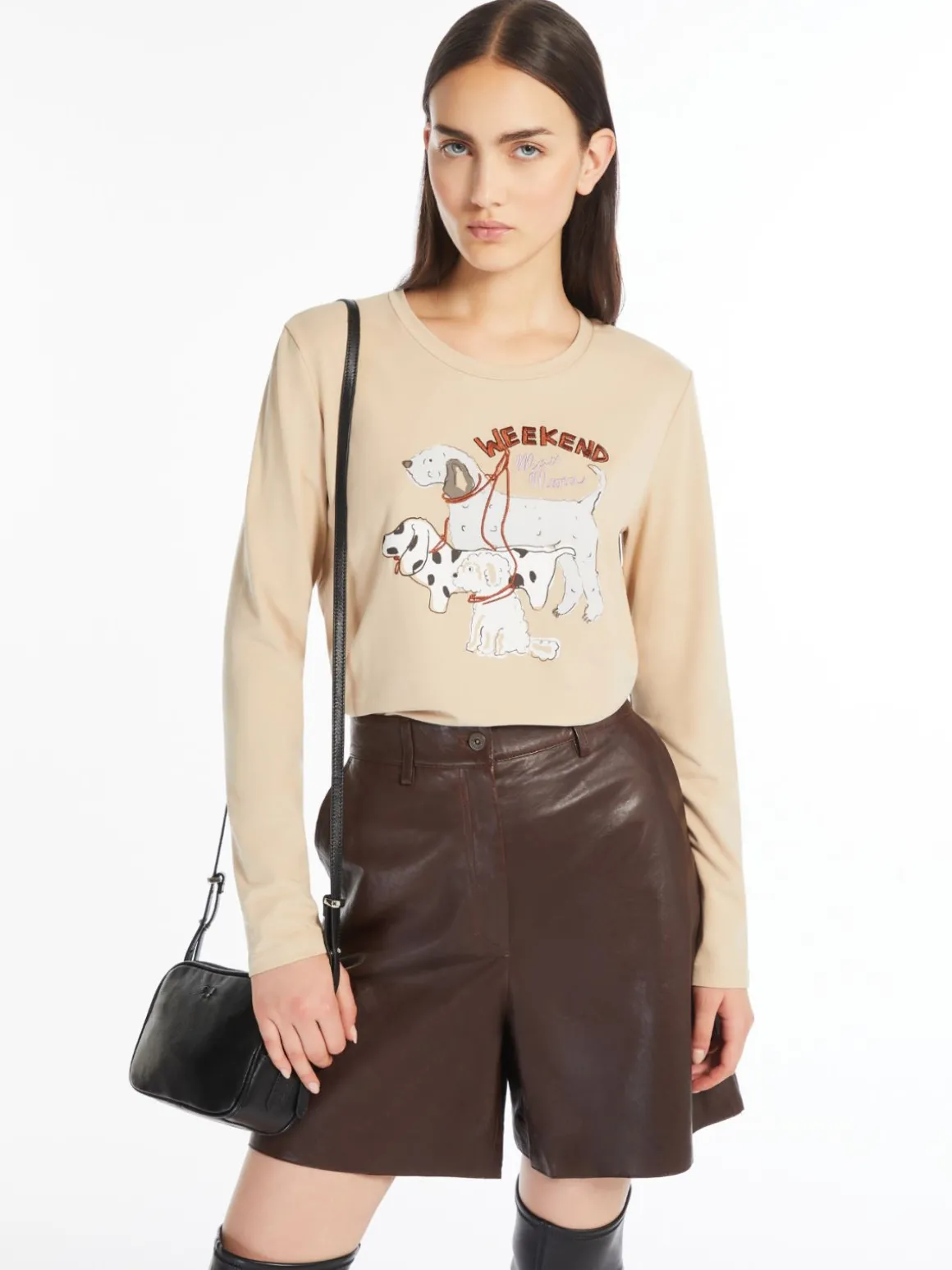 tshirt_in_cotone_con_stampa_e_ricami_3.webp Discount T-shirt in cotone con stampa e ricami T-shirt E Top