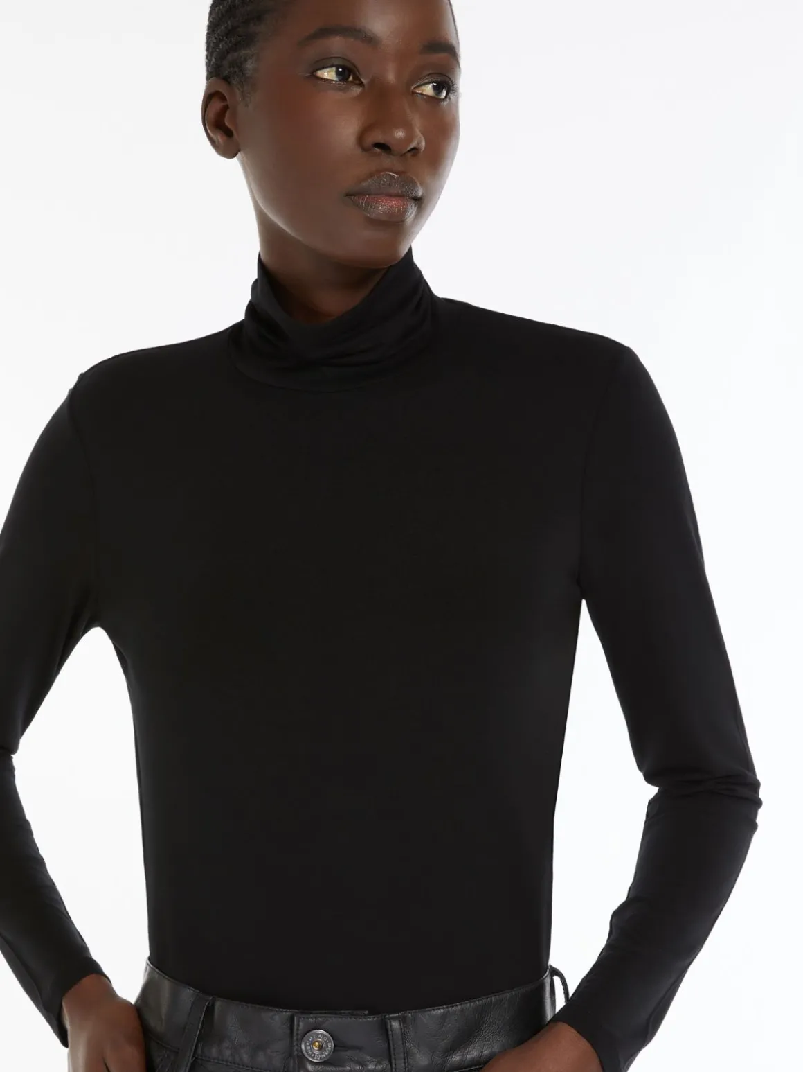 tshirt_in_jersey_di_viscosa_3.webp Outlet T-shirt in jersey di viscosa Completie Tailleur | T-shirt E Top